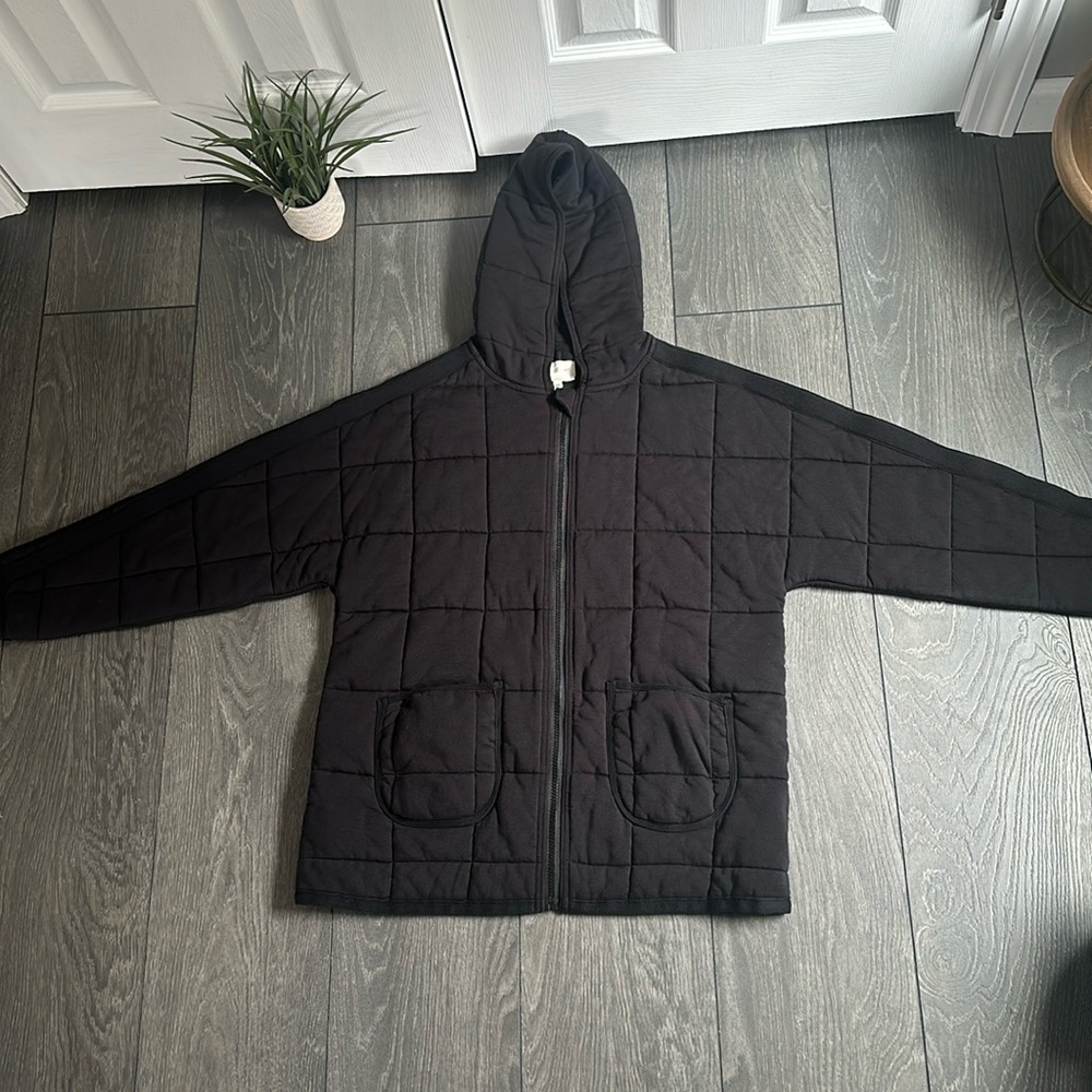 Woman’s Lou & Grey signature soft zip up jacket